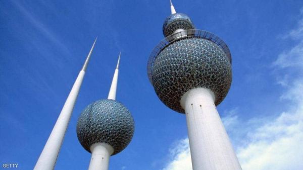 الكويت تعيد فتح مجالها الجوي بداية العام