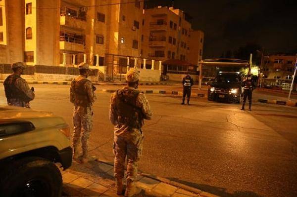 الجيش ينتشر على مداخل ومخارج محافظات المملكة