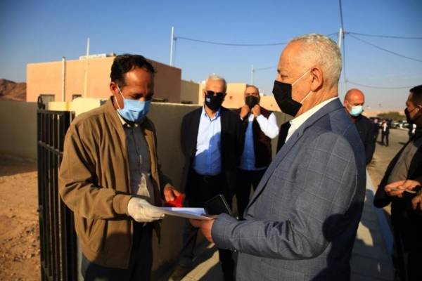 العيسوي يسلّم 30 مسكناً لأسر عفيفة في وادي عربة  صور