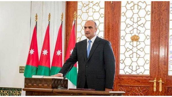 الخصاونة في خطاب الثقة: لن نطلق الوعود جزافا ولن نتعهد الا بما يمكننا تنفيذه