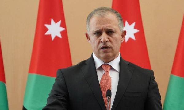 القطامين يُصدر قرارات تتعلق بالعمالة الزراعية