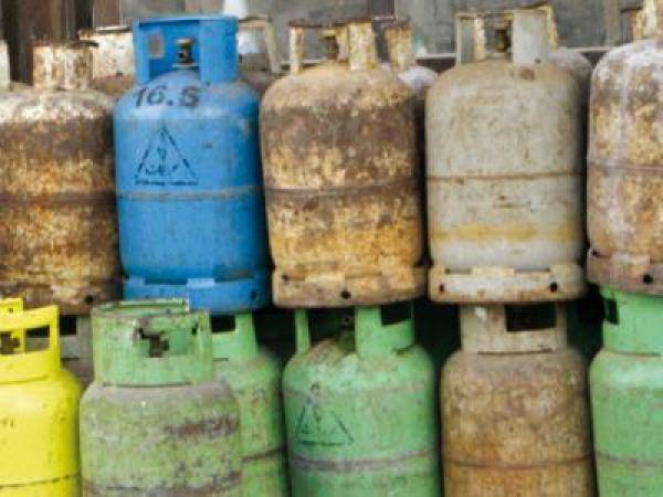 القبض على سارق 3 اسطوانات غاز في عمان