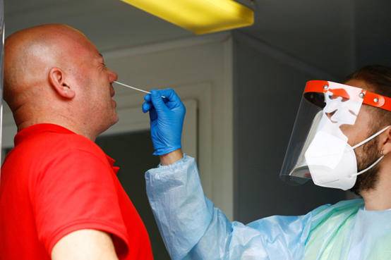 اقل نسبة فحصوات كورونا إيجابية في الأردن