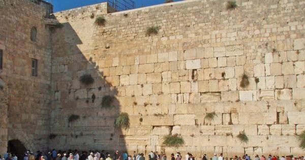 الأردن يدين أعمال الحفريات في ساحة حائط البراق