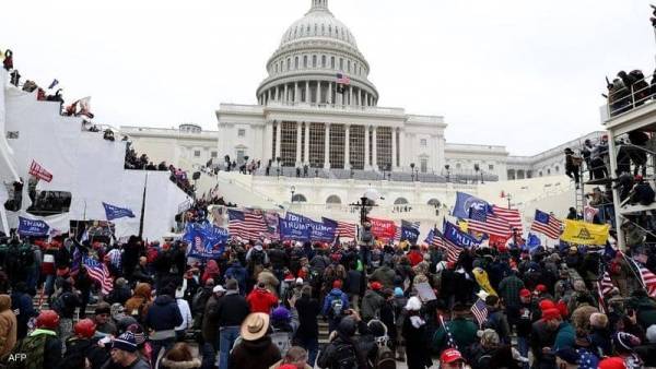 هل حدث تواطؤ أمني؟ تفاصيل جديدة مثيرة عن اقتحام الكونغرس