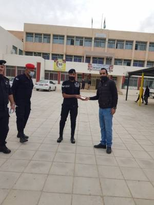 اطلاق مبادرة توزيع أكياس طبية لمواجهة جائحة كورونا في لواء الشونة الجنوبية بمناسبة مئوية المملكة الأردنية الهاشمية.. صور