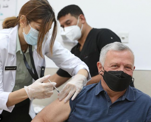 هذا ما قاله ولي العهد بعد تلقيه لقاح كورونا