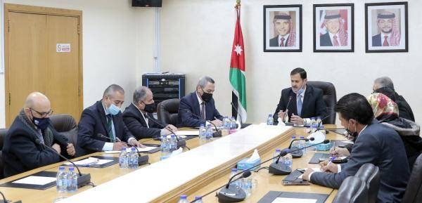 أبو قديس: تعليم عن بعد أو عودة جزئية للجامعات والقرار الأسبوع المقبل