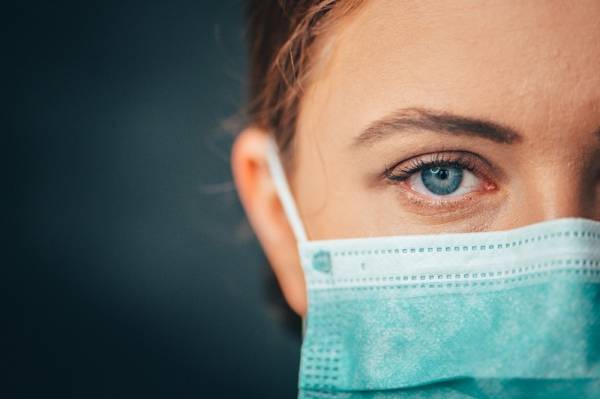 15 وفاة و845 إصابة جديدة بكورونا