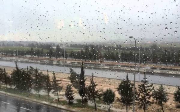 الخميس .. أجواء باردة وأمطار متفرقة بين الحين والآخر