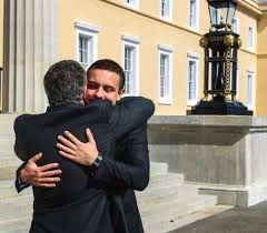 ولي العهد: أكرمني الله بأبٍ وقائد