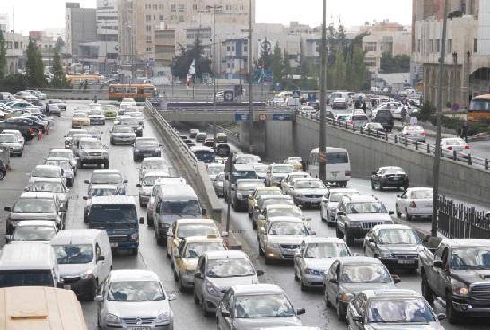 1,2 مليون مركبة خصوصي في عمان ترهق البيئة والبنية التحتية للعاصمة