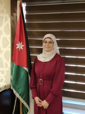 مبارك شهادة الماجستير بتقدير ممتاز لمديرة مكتب معالي وزير النقل السيدة حنان الترك