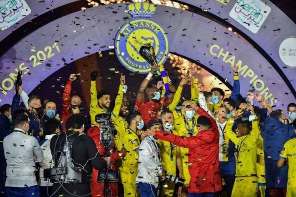 النصر يقسو على الهلال ويتوج بلقب كأس السوبر السعودي
