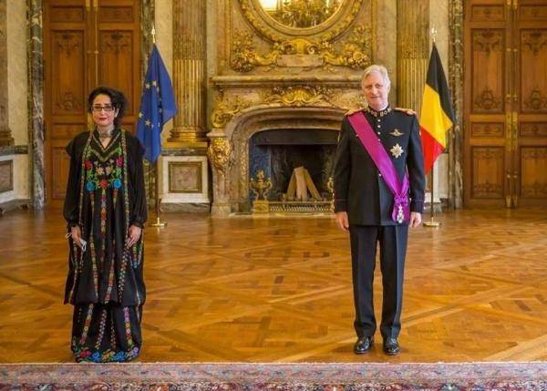 المجالي أمام ملك بلجيكا بزي أردني تراثي