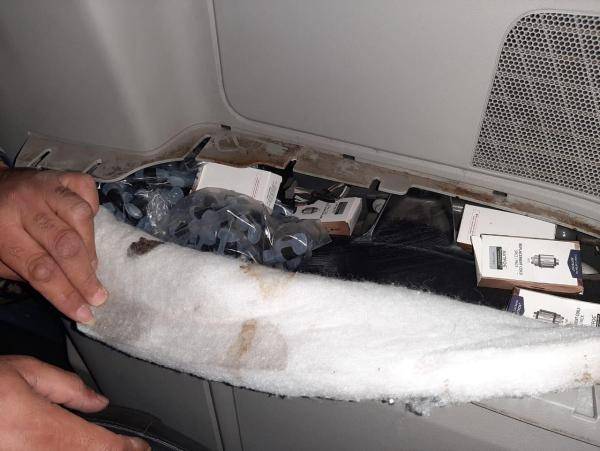 إحباط تهريب آلاف نكهات وفلاتر ومستلزمات السجائر الالكترونية