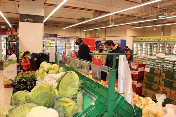 “الصناعة والتجارة  تنظم ورش توعوية في الزرقاء للالتزام بمتطلبات السلامة العامة