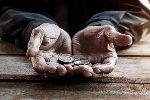 ضبط 969 متسولًا الشهر الماضي