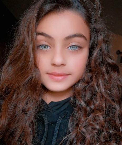 طفلة كيندر اللبنانية تخطف الأنظار بأحدث ظهور  فيديو