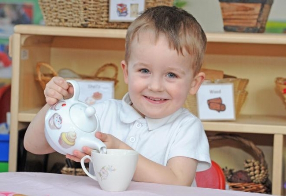 استشاري تغذية: الشاي يسبب تقزم الأطفال