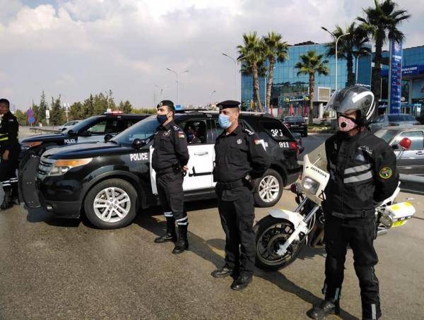 إعادة الانتشار الأمني لإنفاذ أوامر الدفاع وتكثيف الرقابة