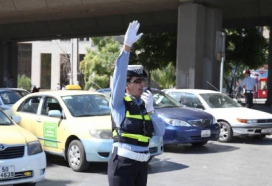 السير: حجز 14 مركبة والتعميم على 35 بسبب التشحيط خلال المنخفض