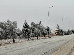 طقس العرب: الشهر الحالي قد يشهد مزيدا من المنخفضات