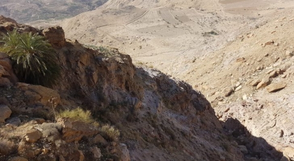 سقوط شخص في مقطع صخري يزيد ارتفاعه عن 150 متر في الكرك