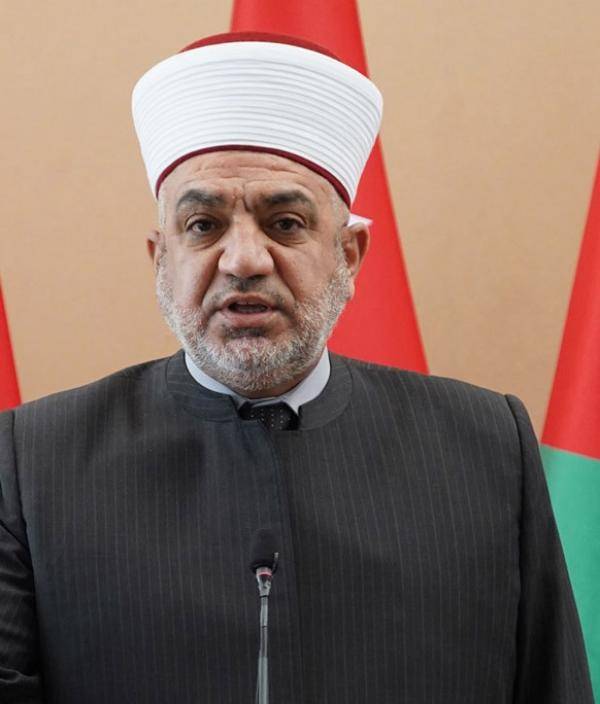 الخلايلة: الخروج لاداء الصلوات أثناء الحظر الليلي يعتبر خرقا لأوامر الدفاع