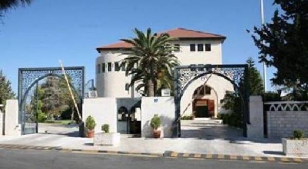 موظفون حكوميون إلى التقاعد (اسماء)