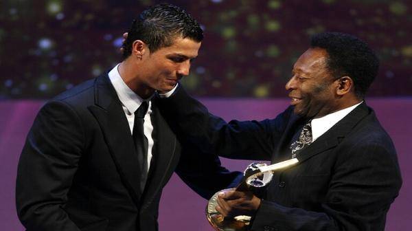 بوساطة من بيليه .. فريق عربي يتفاوض للتعاقد مع رونالدو