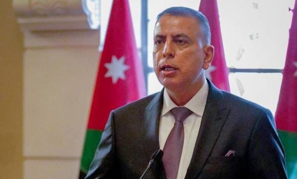 الفراية يتفقد اكسجين مستشفى عمّان الميداني