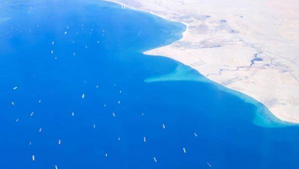 عودة الملاحة في قناة السويس بشكل طبيعي