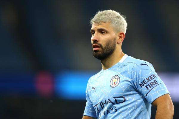 رسميا .. مانشستر سيتي يعلن رحيل أغويرو