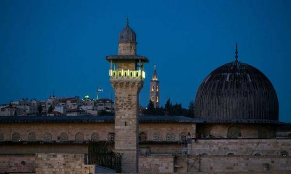 السفير الأردني لدى اسرائيل يحتج على تعطيل مكبرات الصوت في الأقصى