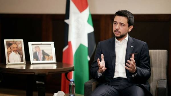 ولي العهد في يوم العلم: عَرَبيّ الظّلال والسَّنا