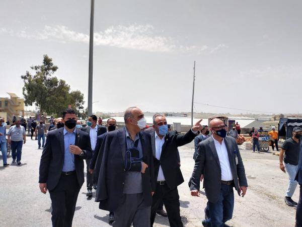 الخصاونة يتفقد السوق المركزي وجمرك عمّان ـ صور
