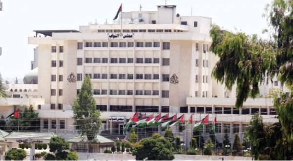 الصحة النيابية تبحث التأمين الصحي الشامل