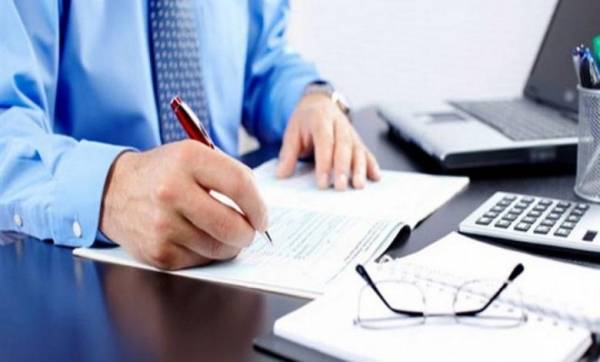 استثناء عاملين في القطاع العام من قرار العمل عن بُعد والعمل بالحد الادنى ..(تفاصيل)