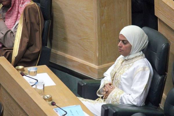 الرياطي تؤدي اليمين الدستورية اليوم