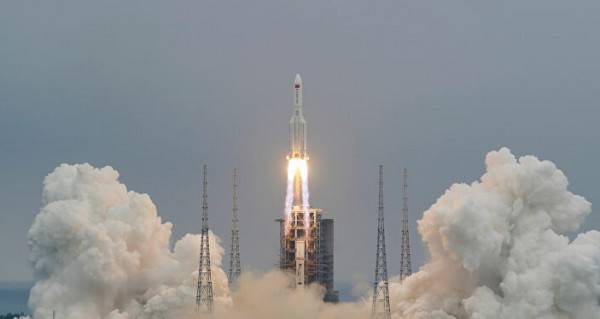 لماذا لا تسقط الدول الكبرى صاروخ الصين؟