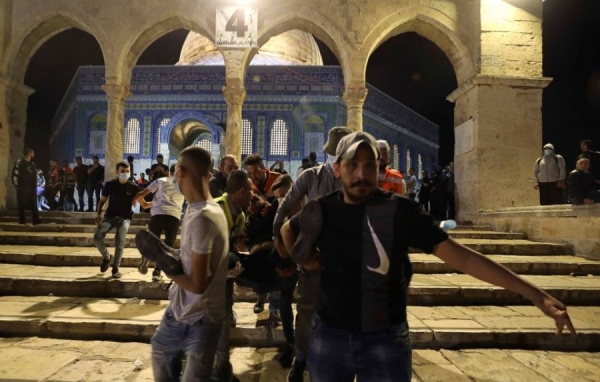 ارتفاع عدد مصابي الاعتداءات الإسرائيلية للمسجد الأقصى وحي الشيخ جراح إلى 205  صور