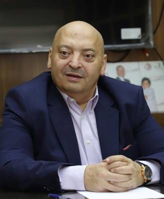 حماده : إقبال ضعيف على شراء مستلزمات ضيافة العيد لعدم كفاية ساعات العمل