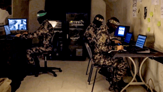 يدعوت أحرونوت: مخاوف من سيطرة حماس على الأنظمة الإلكترونية