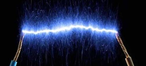 حسن صفيره يكتب : الموضوع ليس مجرد انقطاع للتيار الكهربائي .. وعلى الحكومة ان تتنحىٰ وتتقدم بأستقالتها ..!!