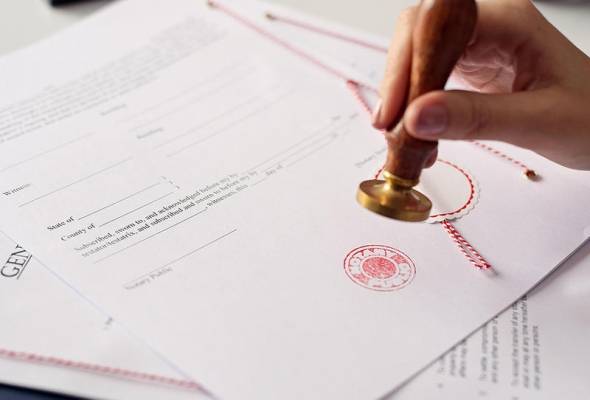 تبرئة طالب من جرم تزوير شهادته الجامعية خوفا من عقاب والده