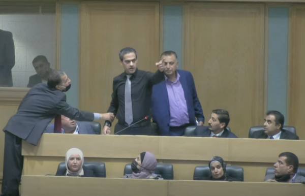 النائب أسامة العجارمة لرئيس مجلس النواب: افصلني