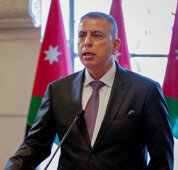 وزير الداخلية يحذر من المساس بسيادة القانون