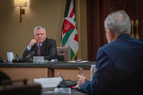 الملك: عملية الإصلاح لا تحتاج إلى شعارات