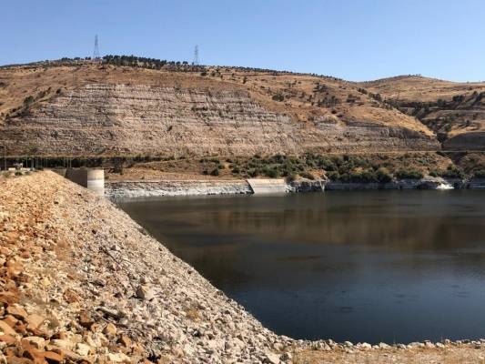 بناء على ملاحظة الملك.. تنظيف بحيرة سد الملك طلال